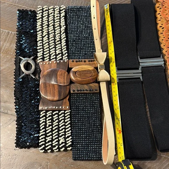 Set of 7 Woman’s belts - Picture 2 of 6